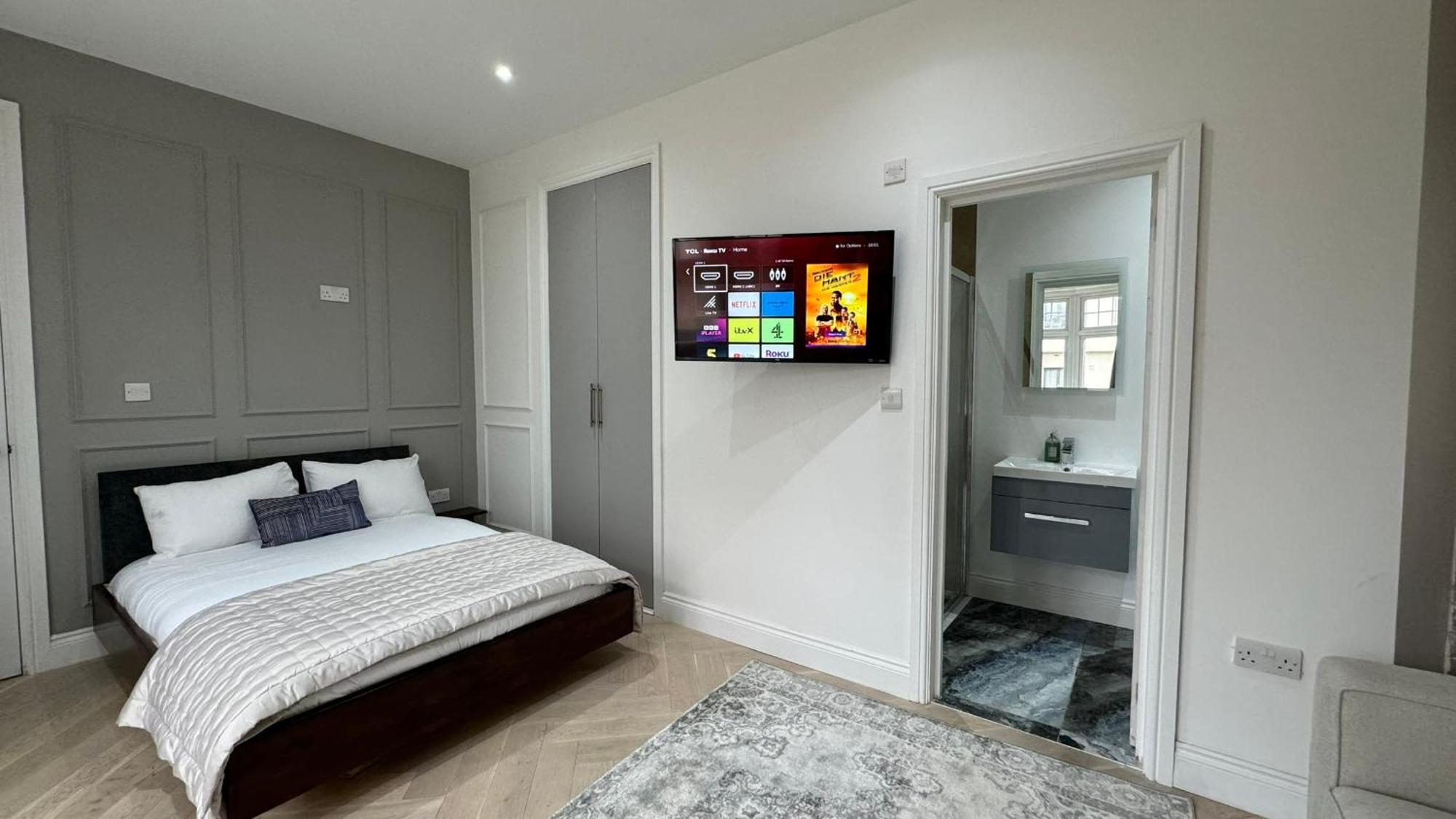 London Studios And Suites Harrow Exterior photo